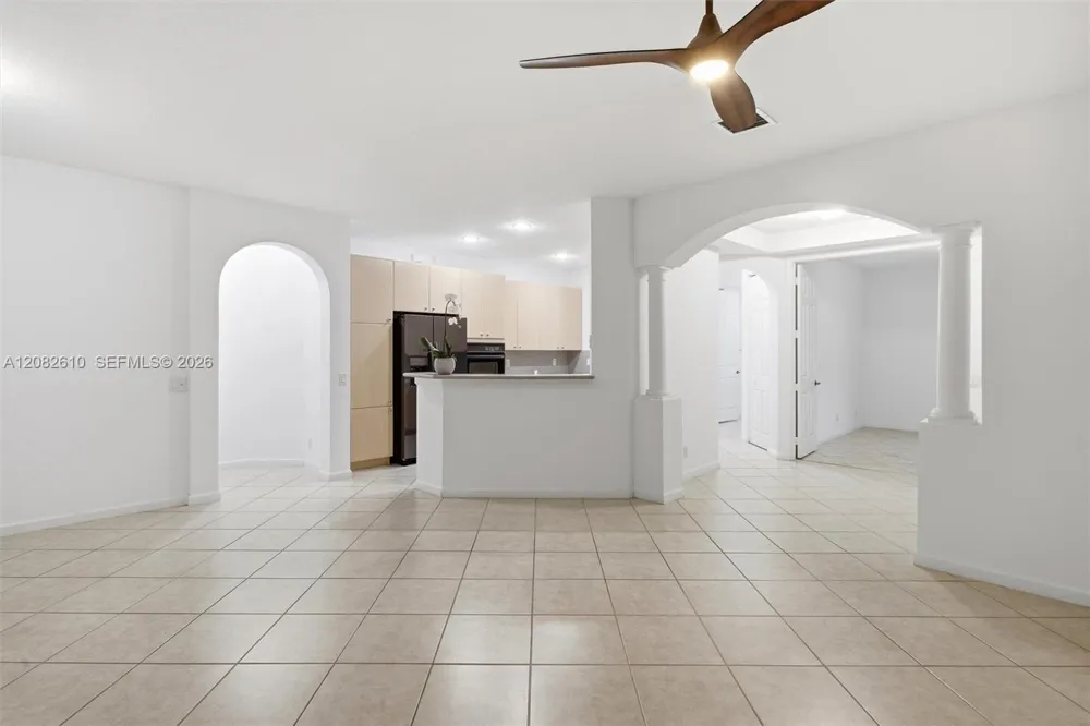 2890 Kinsington Cir #22-1 Weston, FL 33332