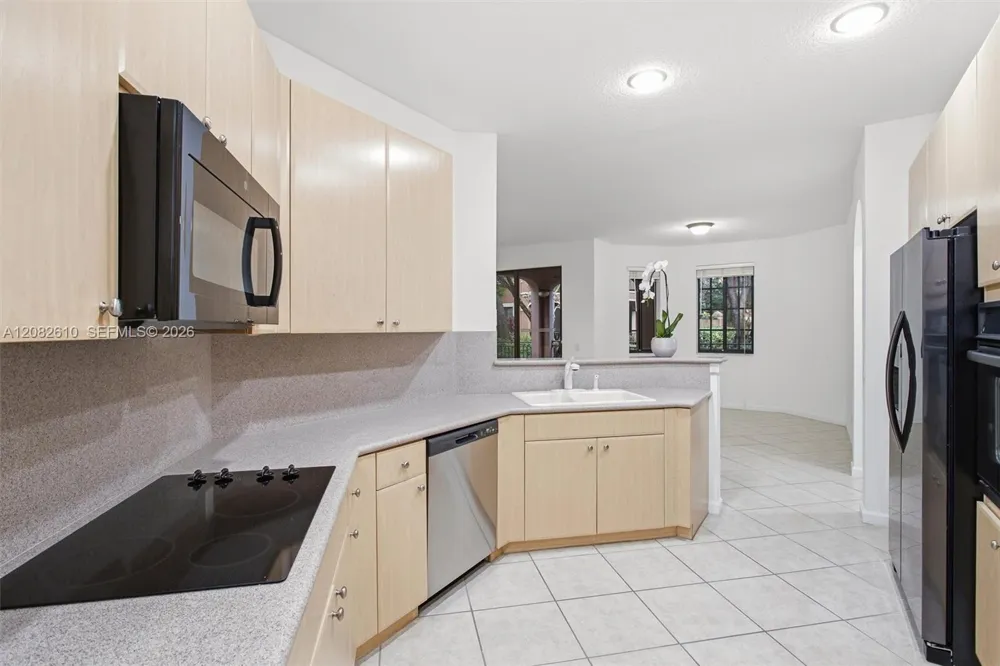 2890 Kinsington Cir #22-1 Weston, FL 33332