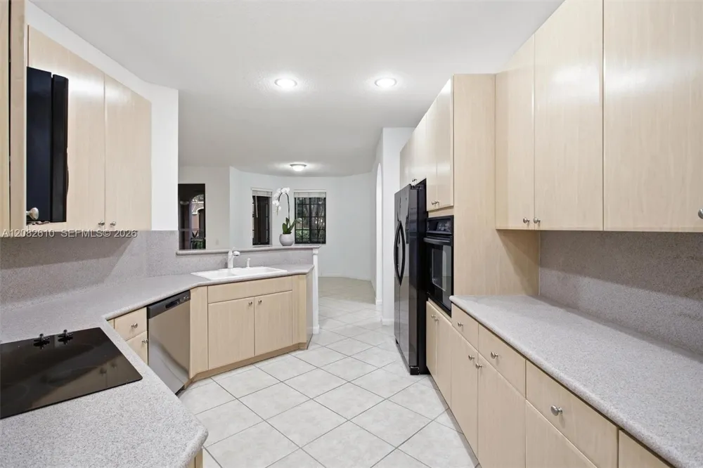 2890 Kinsington Cir #22-1 Weston, FL 33332