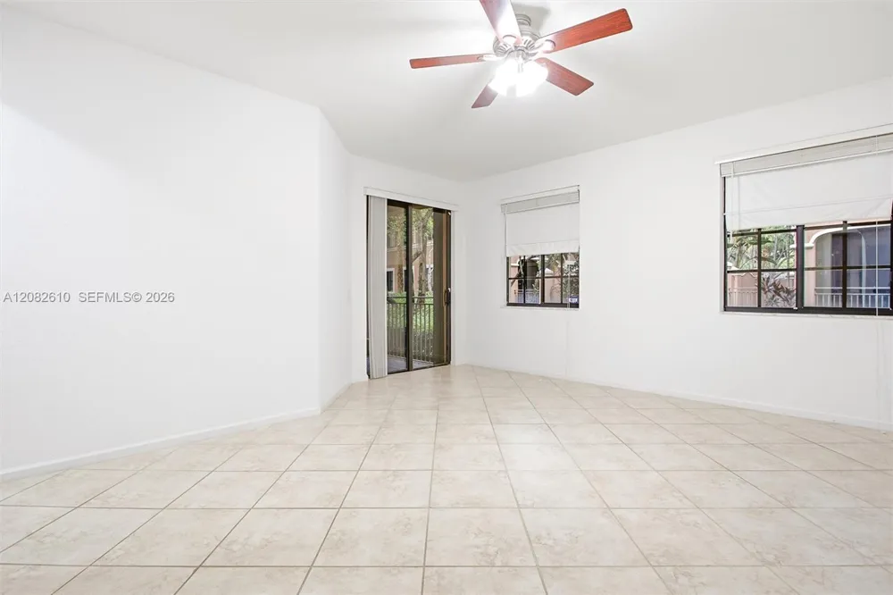 2890 Kinsington Cir #22-1 Weston, FL 33332