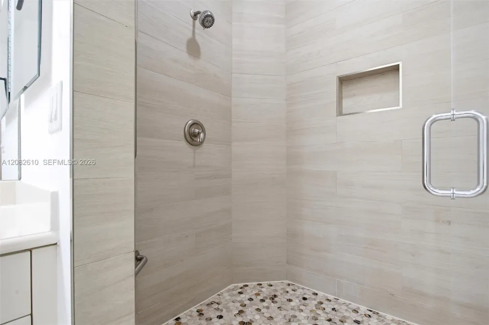2890 Kinsington Cir #22-1 Weston, FL 33332