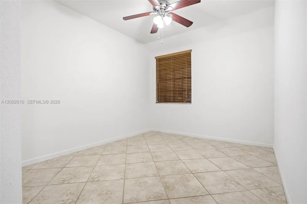 2890 Kinsington Cir #22-1 Weston, FL 33332