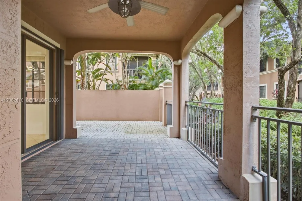 2890 Kinsington Cir #22-1 Weston, FL 33332