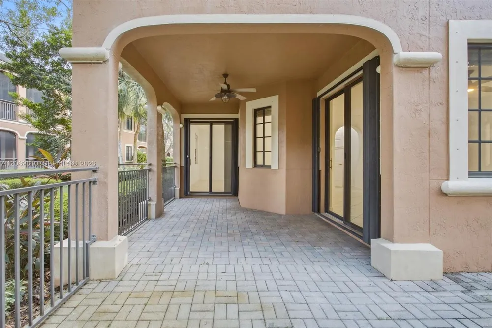 2890 Kinsington Cir #22-1 Weston, FL 33332