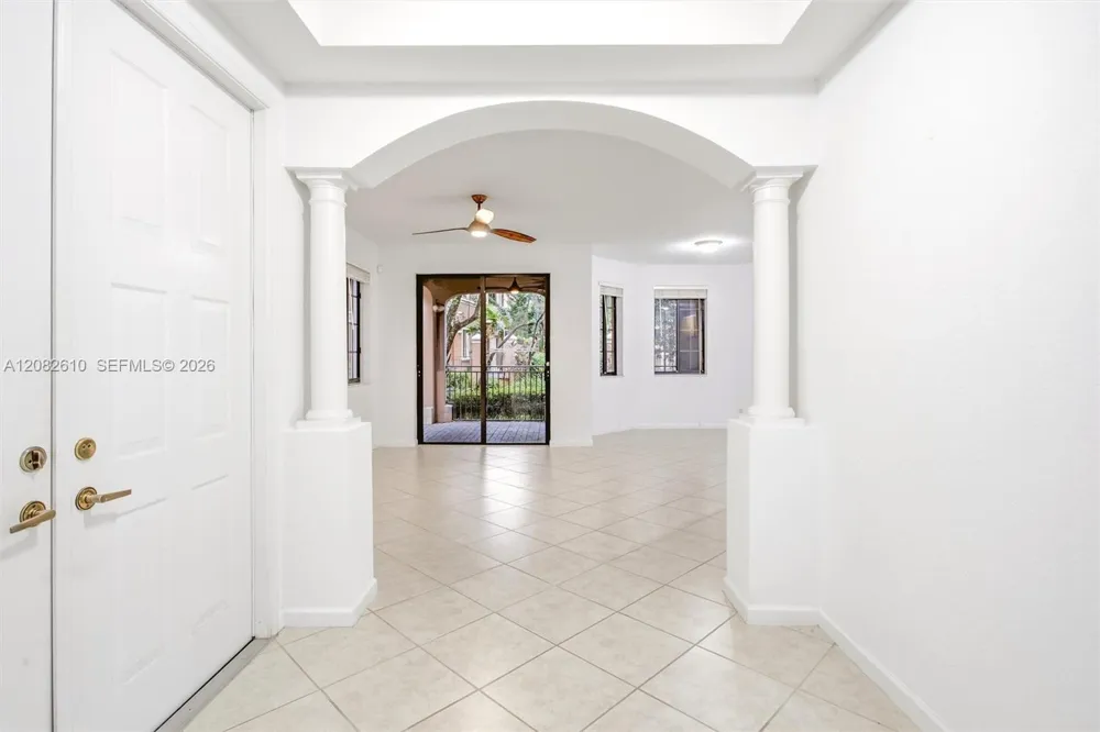 2890 Kinsington Cir #22-1 Weston, FL 33332
