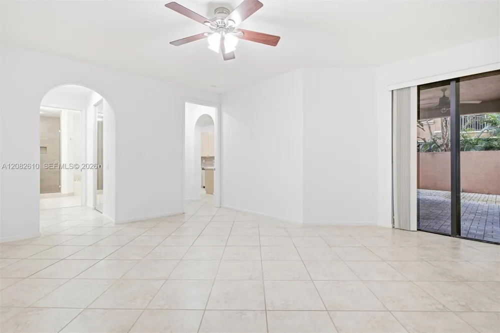 2890 Kinsington Cir #22-1 Weston, FL 33332