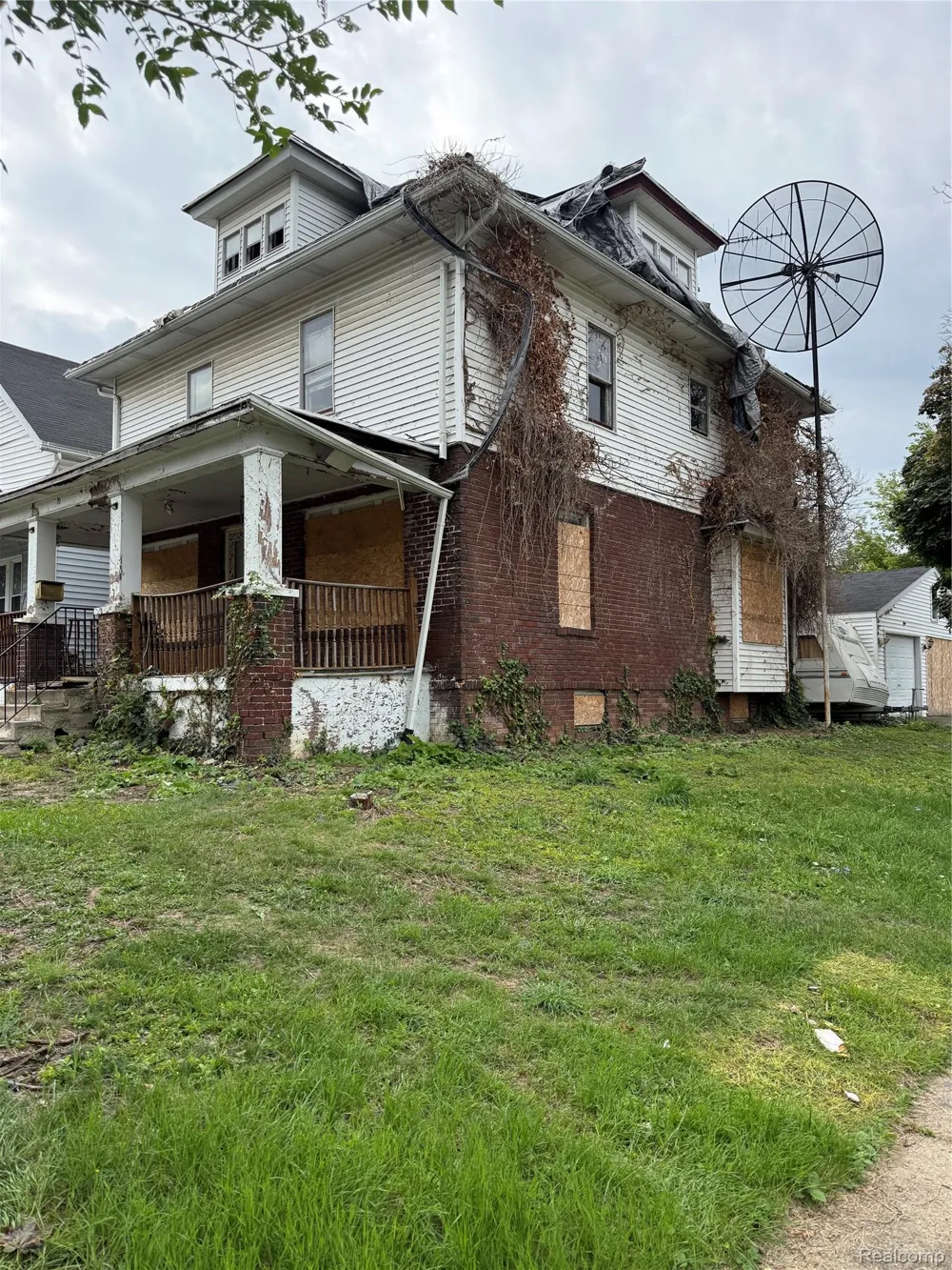 2025 Adams Avenue Flint City, MI 48505