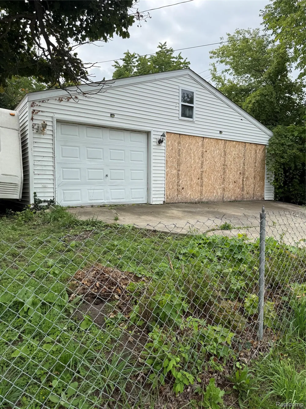 2025 Adams Avenue Flint City, MI 48505