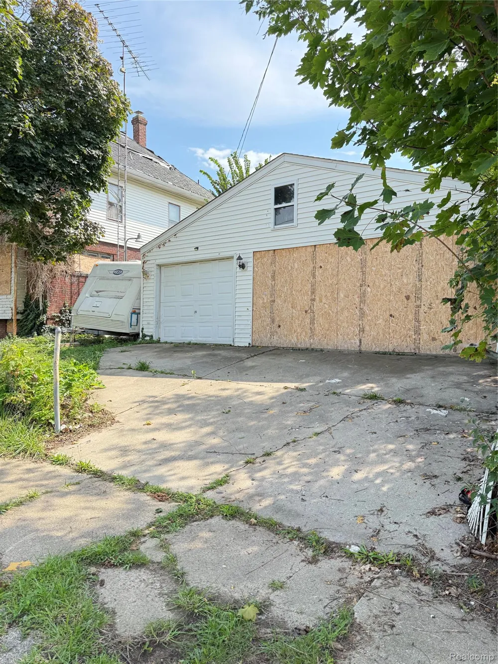 2025 Adams Avenue Flint City, MI 48505