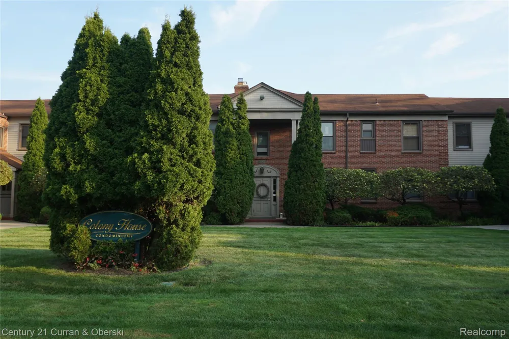 22671 Garrison Street #107 Dearborn City, MI 48124