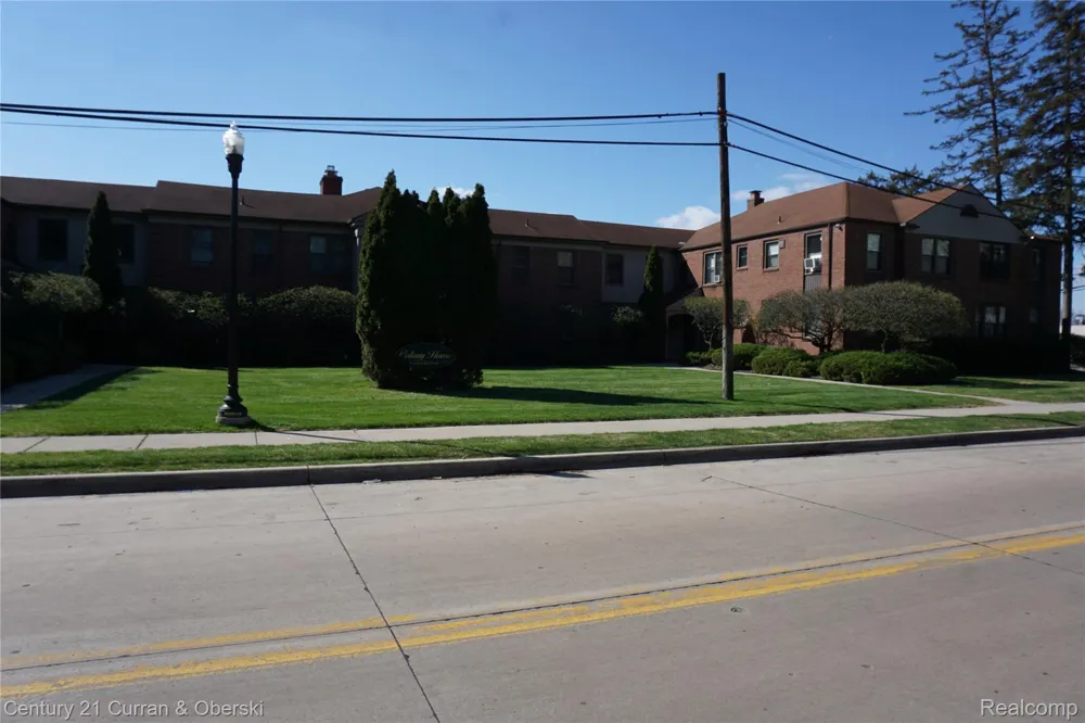 22671 Garrison Street #107 Dearborn City, MI 48124