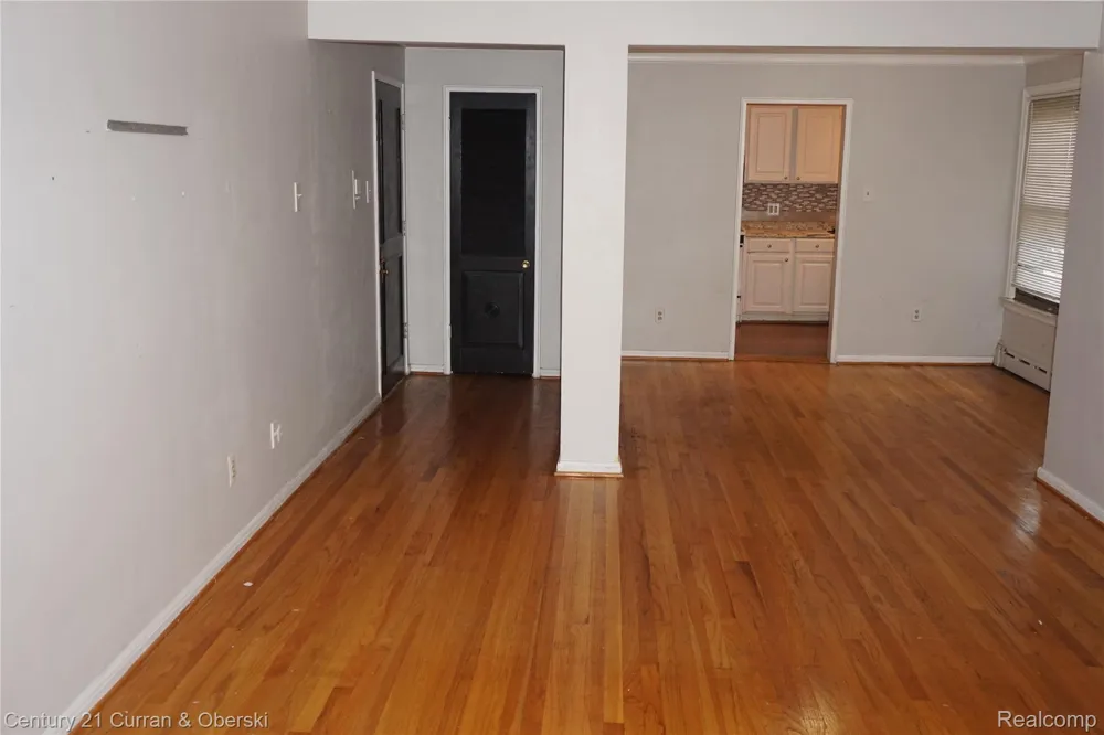 22671 Garrison Street #107 Dearborn City, MI 48124