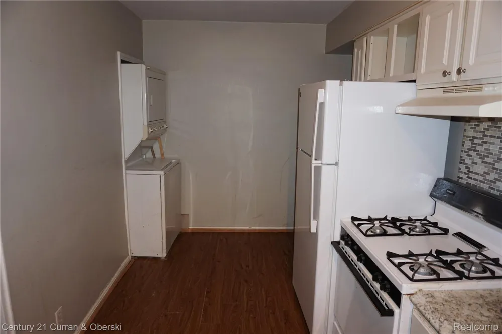 22671 Garrison Street #107 Dearborn City, MI 48124