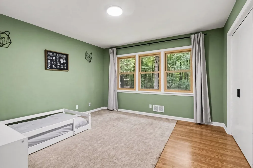 12537 S Wolcott Chikaming Township, MI 49125