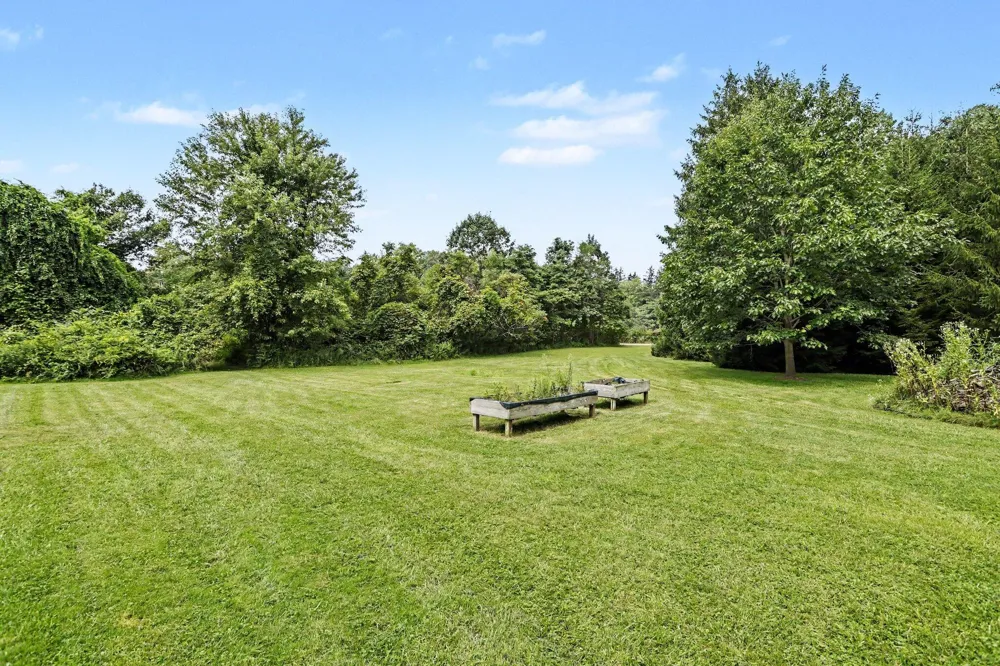12537 S Wolcott Chikaming Township, MI 49125