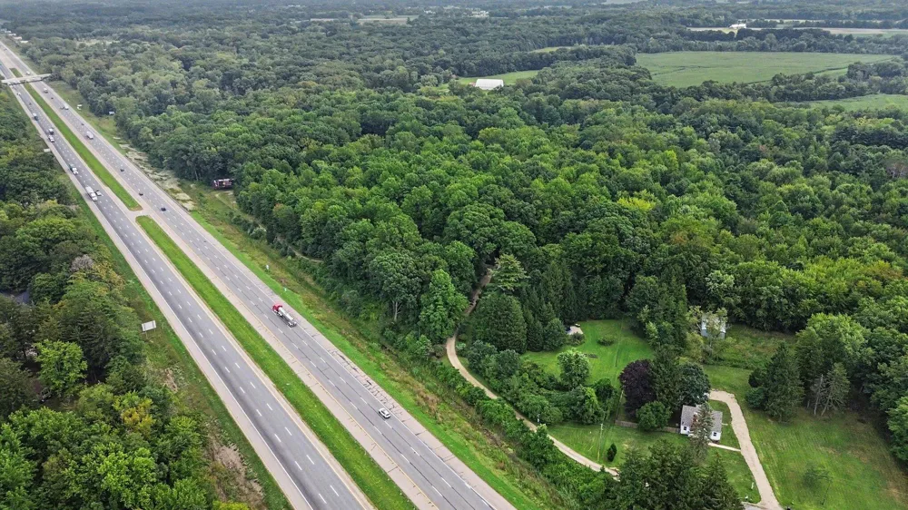 12537 S Wolcott Chikaming Township, MI 49125