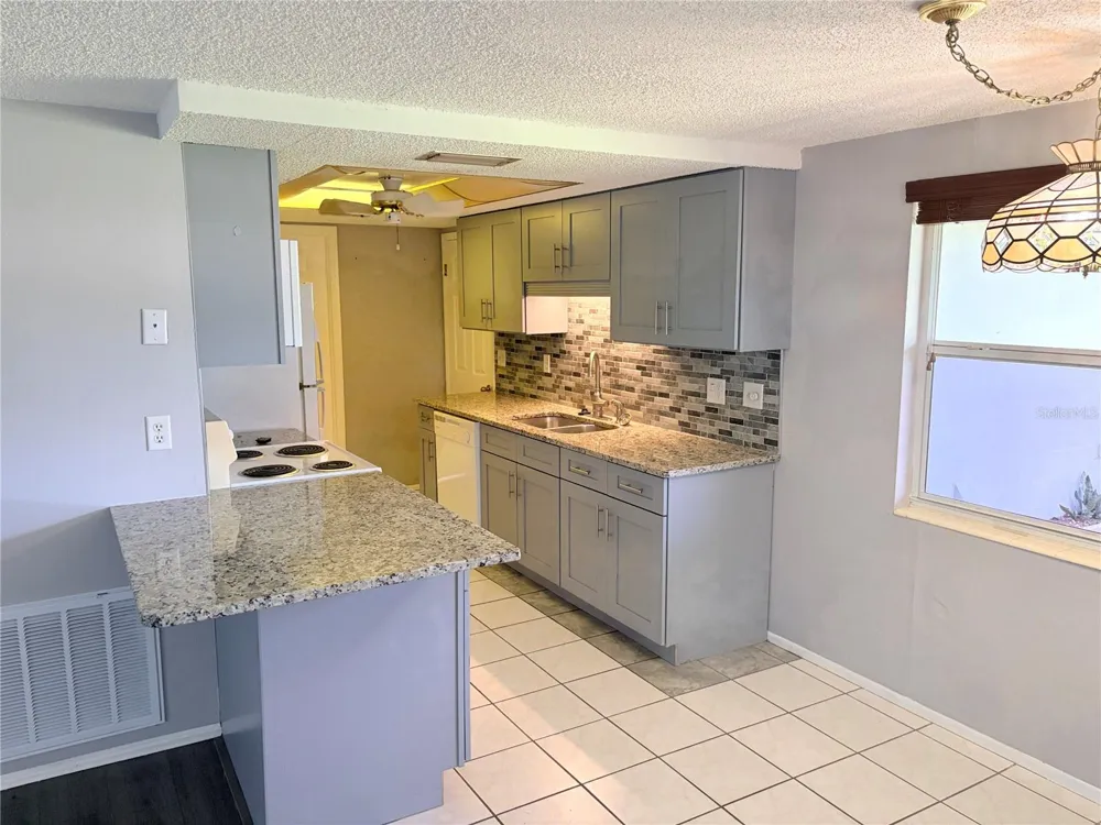 Address Not Shown Holiday, FL 34691