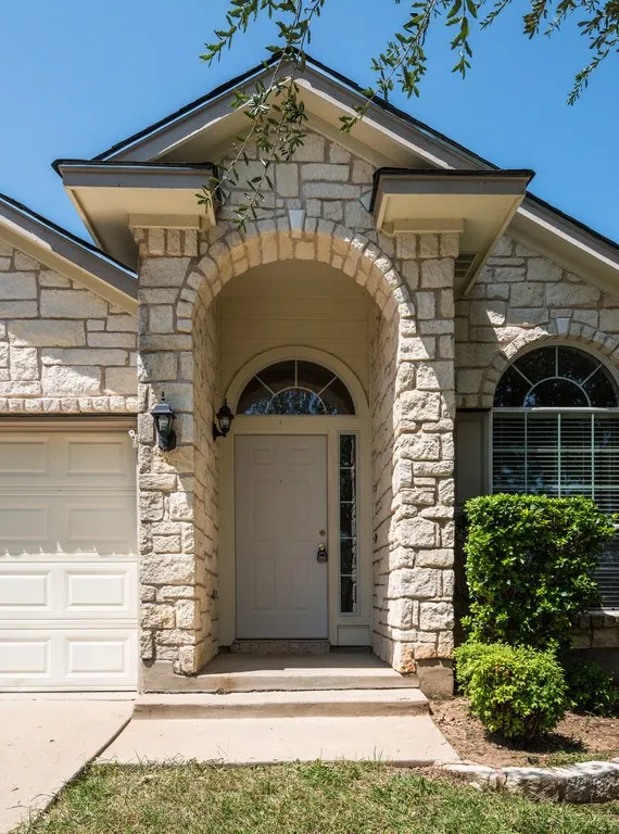 11308 Los Comancheros Road Austin, TX 78717