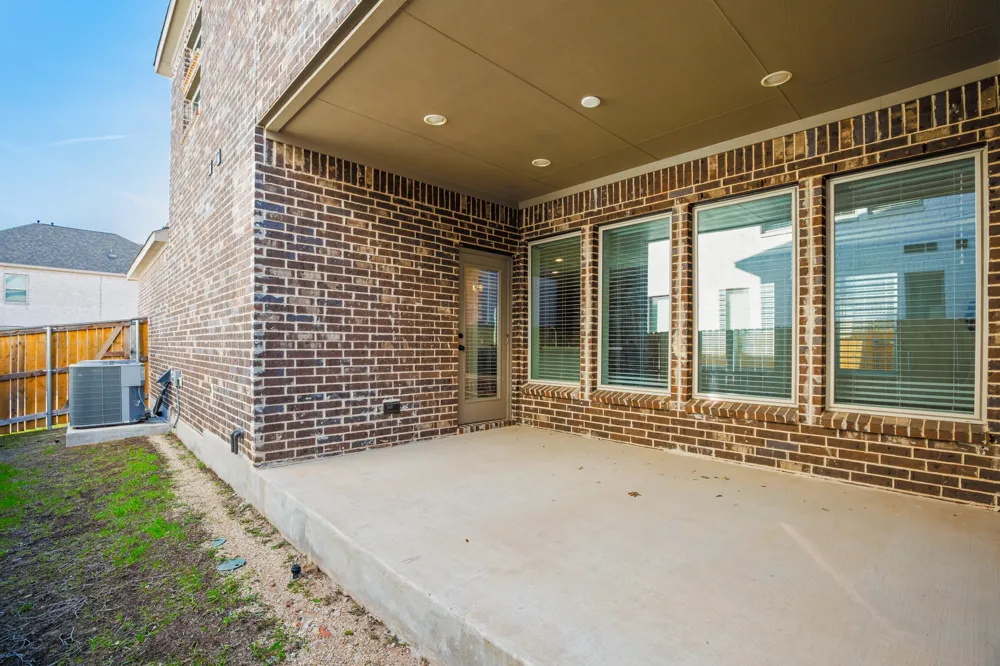 932 Azul Lagoon Drive #18 Leander, TX 78641