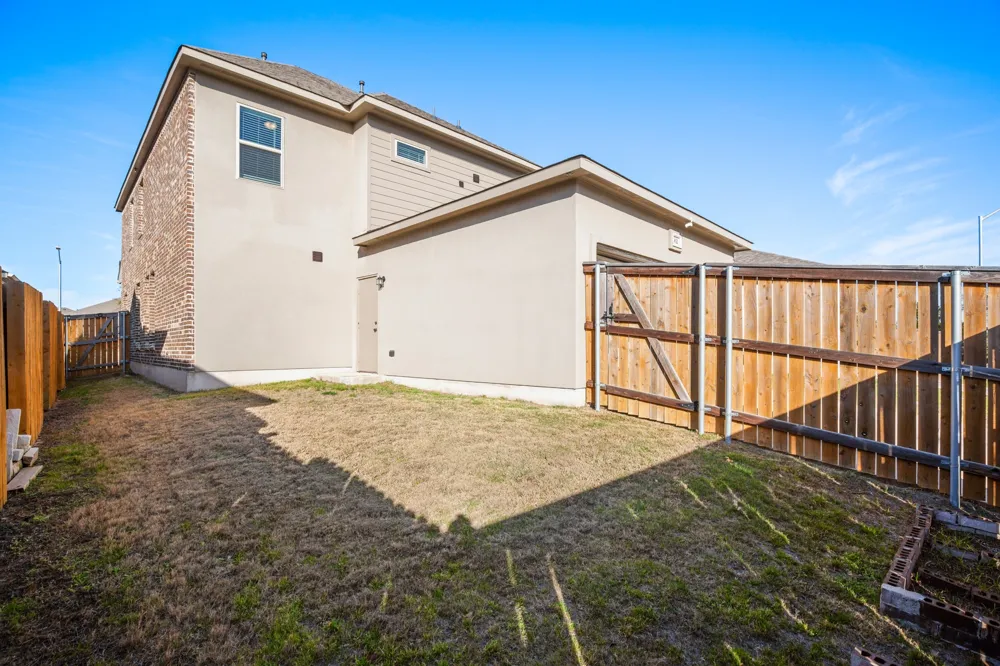 932 Azul Lagoon Drive #18 Leander, TX 78641