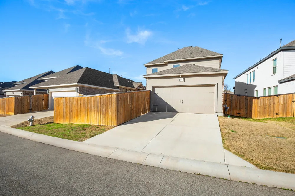 932 Azul Lagoon Drive #18 Leander, TX 78641
