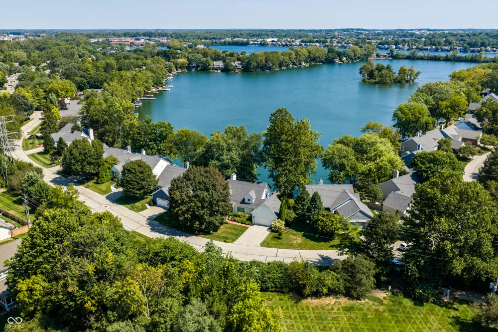 3264 Bay Road South Drive Indianapolis, IN 46240