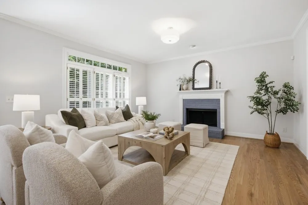 952 Hawkhorn Court Alpharetta, GA 30005