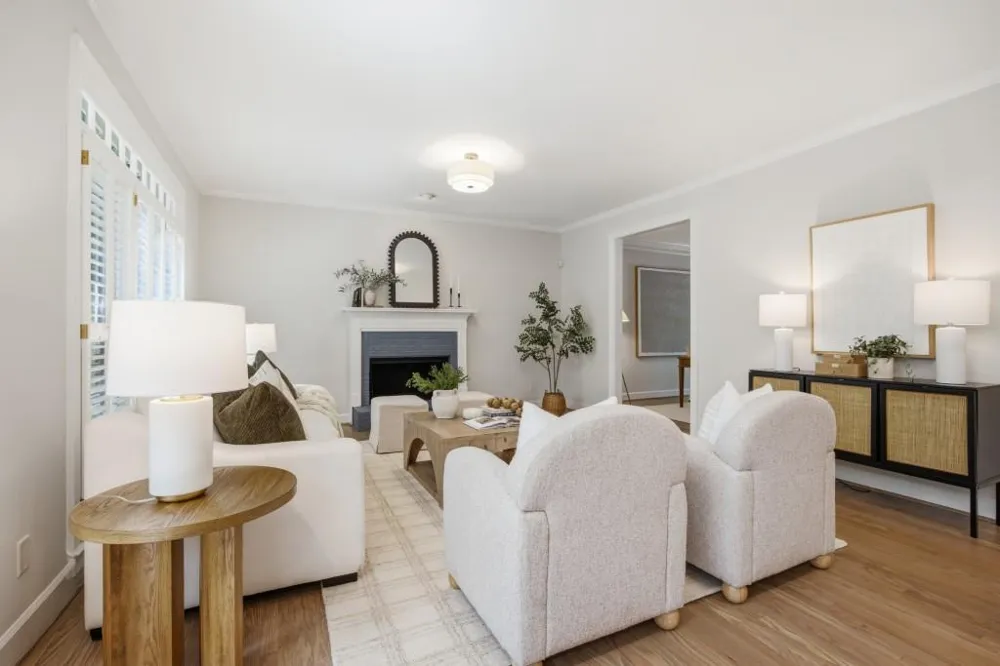 952 Hawkhorn Court Alpharetta, GA 30005
