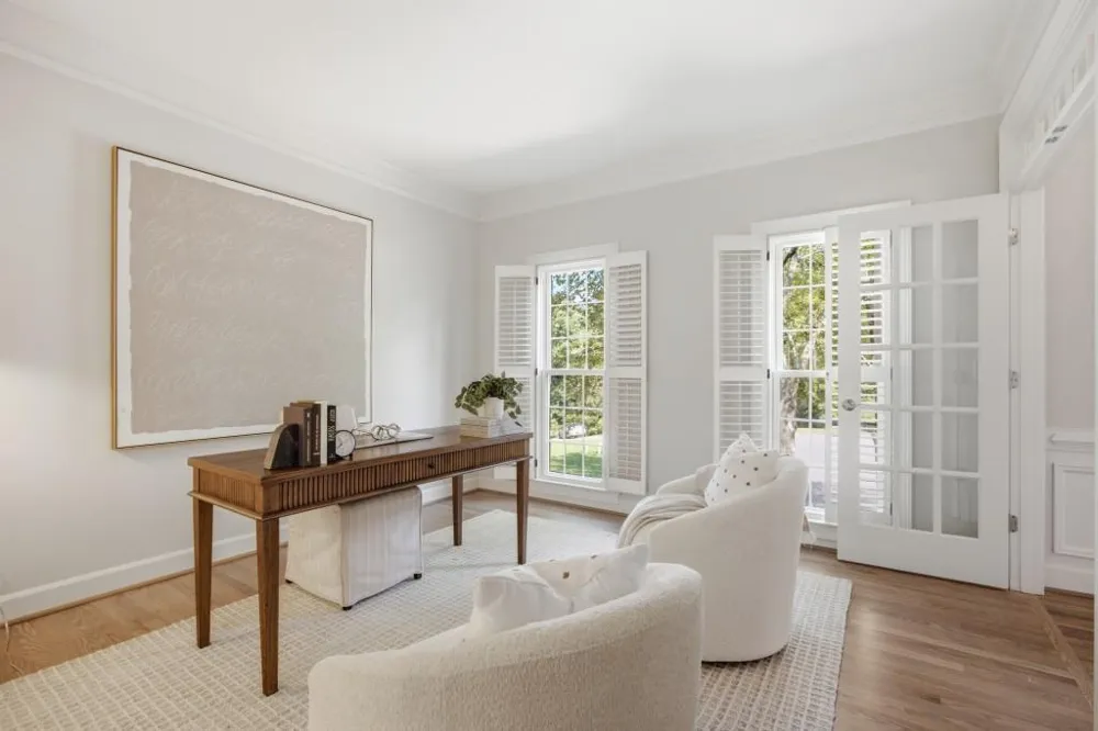 952 Hawkhorn Court Alpharetta, GA 30005