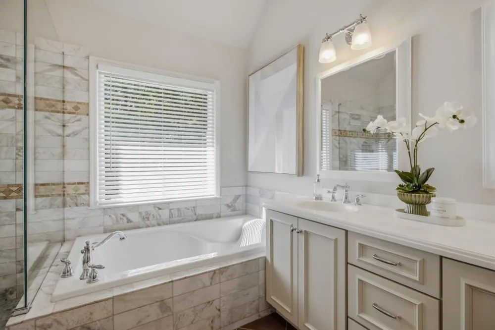 952 Hawkhorn Court Alpharetta, GA 30005