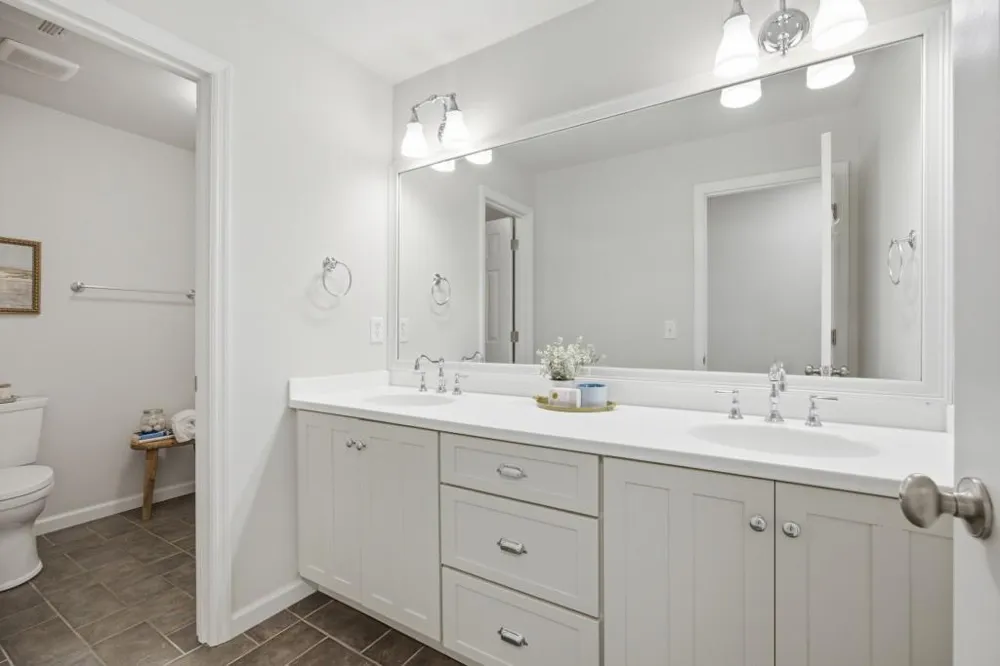 952 Hawkhorn Court Alpharetta, GA 30005