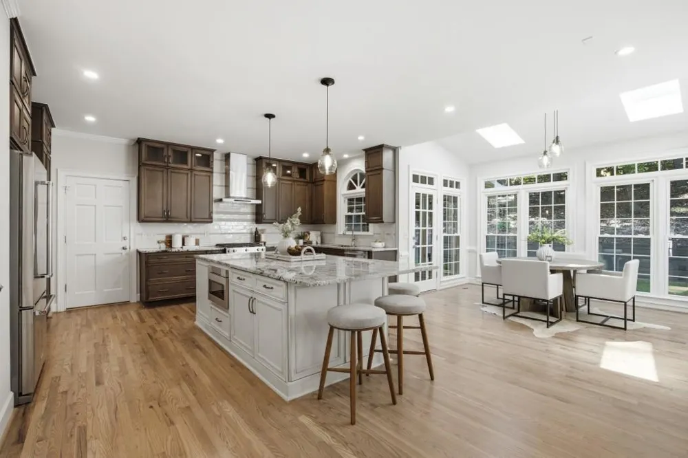 952 Hawkhorn Court Alpharetta, GA 30005