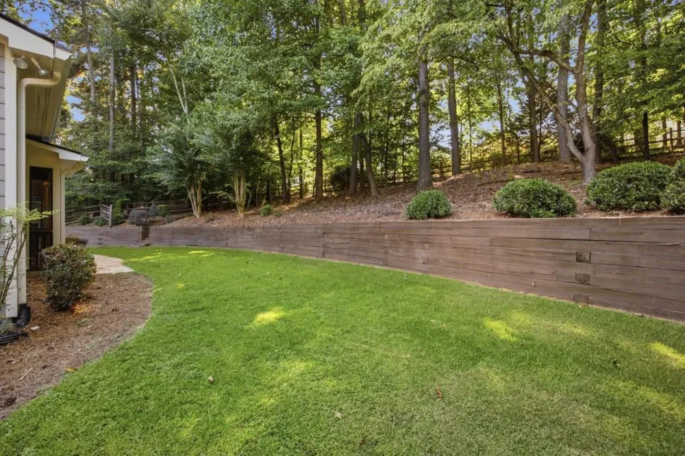 952 Hawkhorn Court Alpharetta, GA 30005