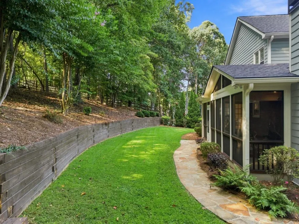952 Hawkhorn Court Alpharetta, GA 30005