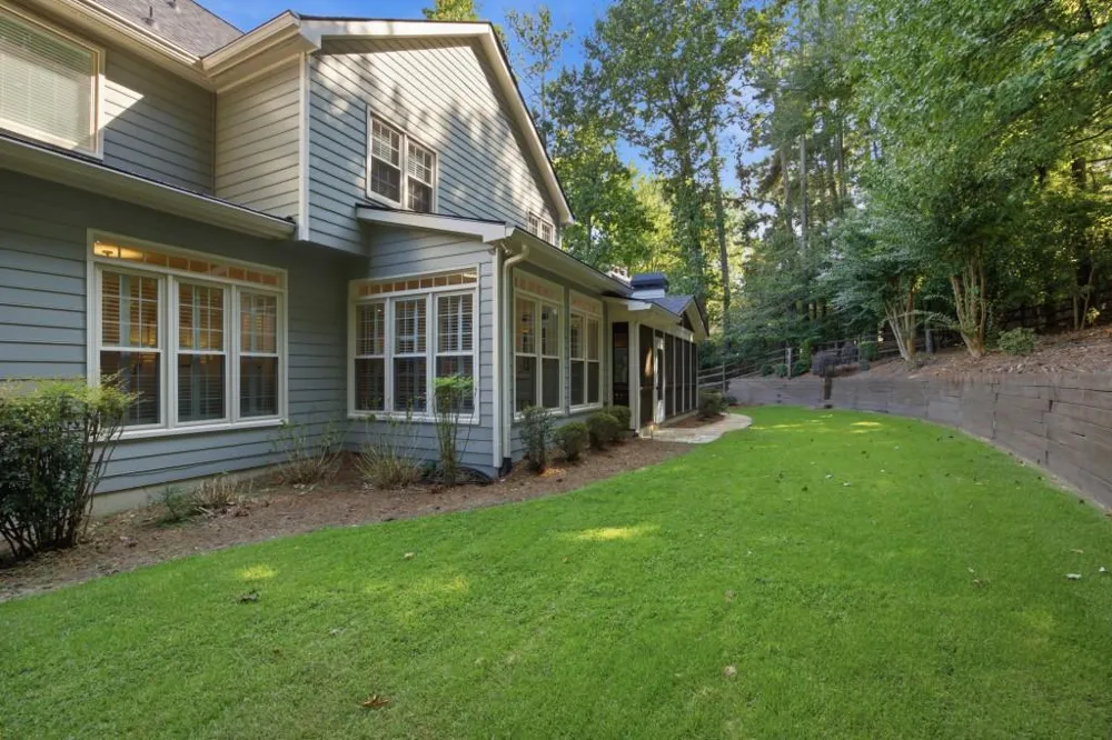 952 Hawkhorn Court Alpharetta, GA 30005