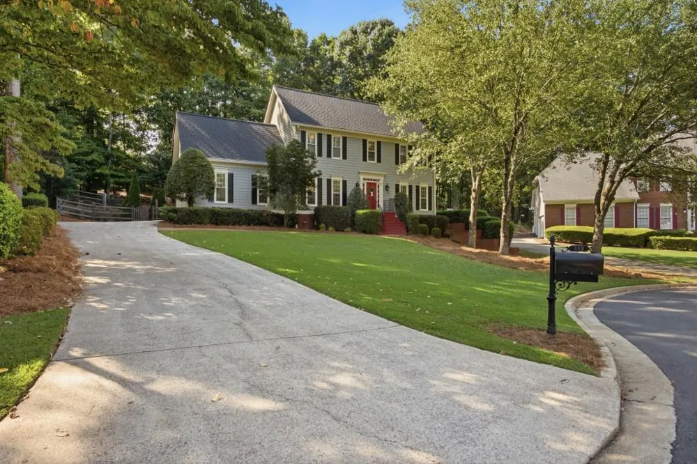 952 Hawkhorn Court Alpharetta, GA 30005