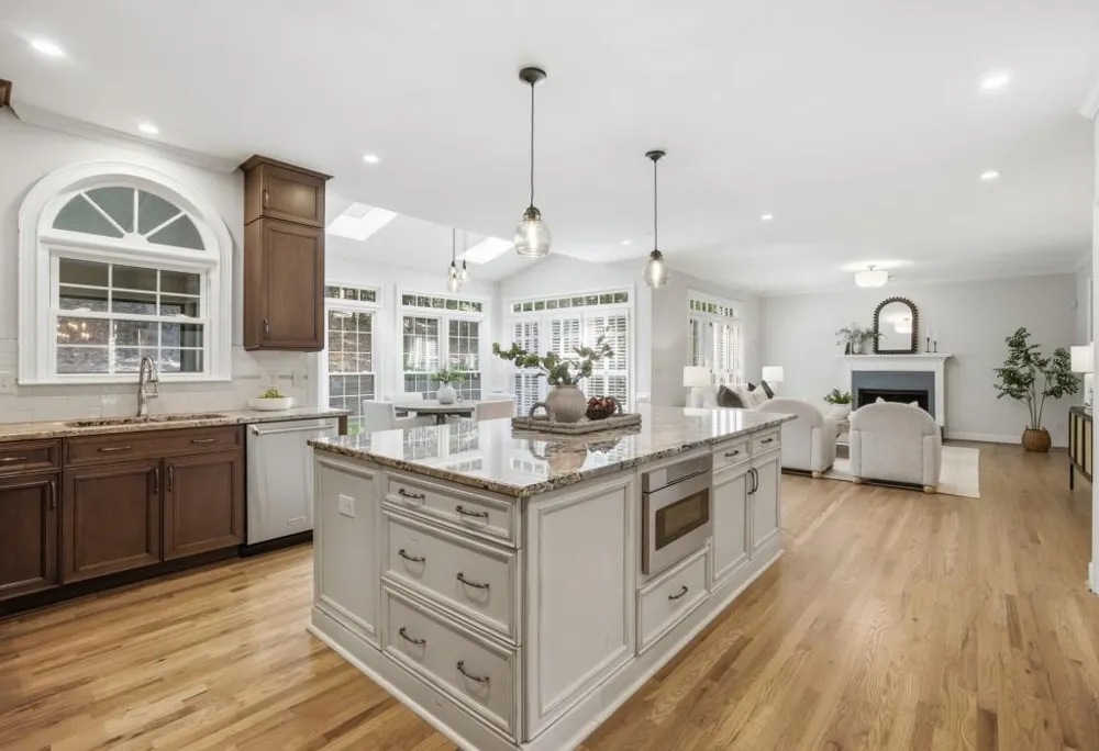 952 Hawkhorn Court Alpharetta, GA 30005