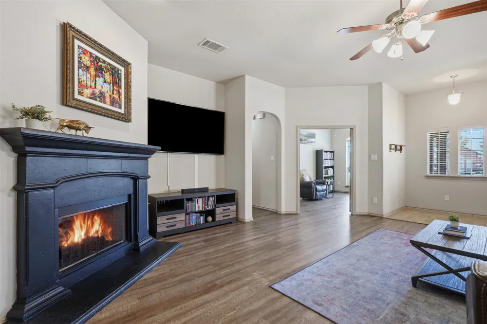 8312 Indian Bluff Trail Fort Worth, TX 76131