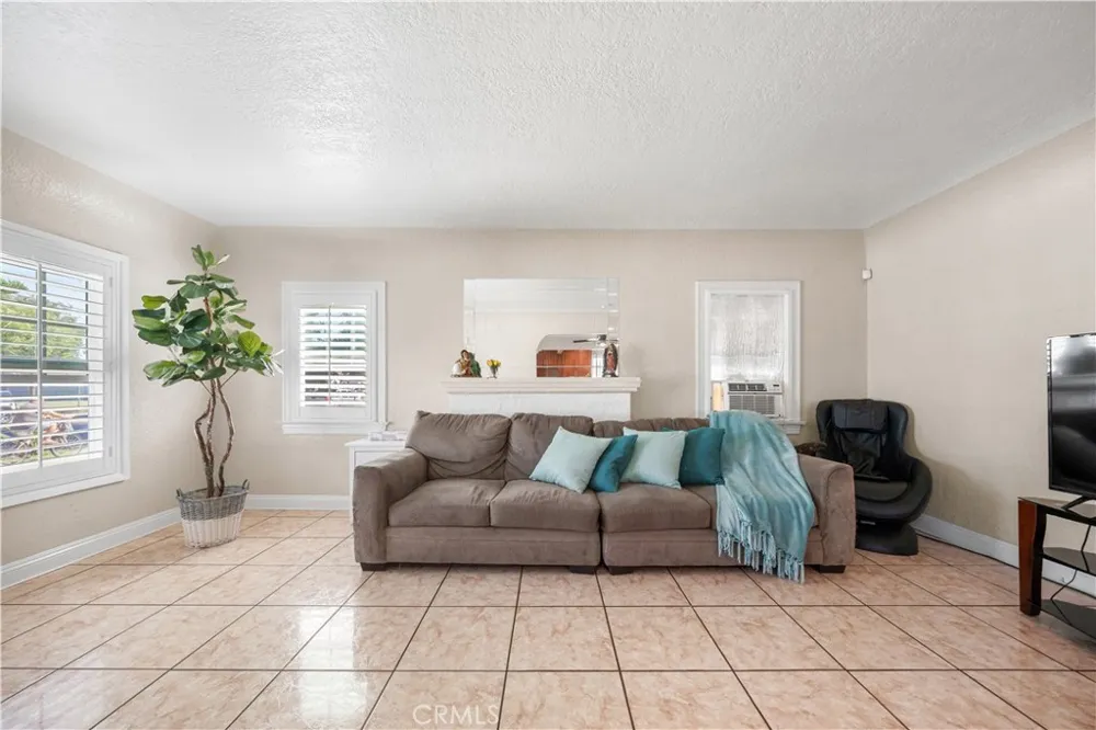 6503 Wilcox Avenue Bell, CA 90201