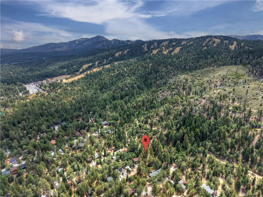 897 Ford Big Bear Lake, CA 92315