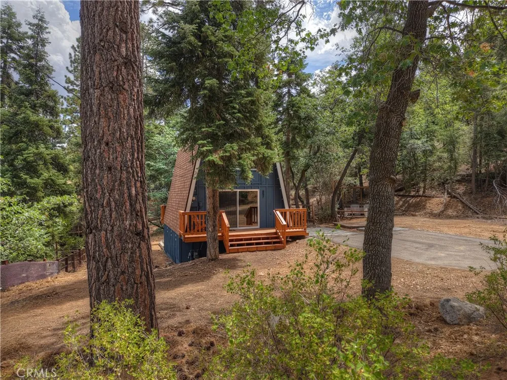 897 Ford Big Bear Lake, CA 92315