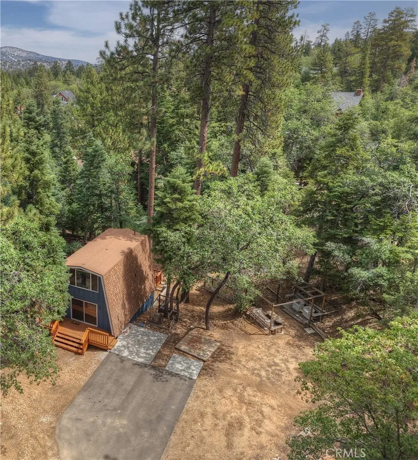 897 Ford Big Bear Lake, CA 92315