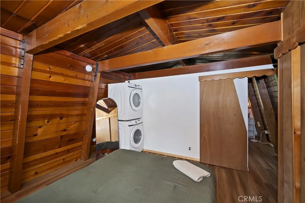 897 Ford Big Bear Lake, CA 92315