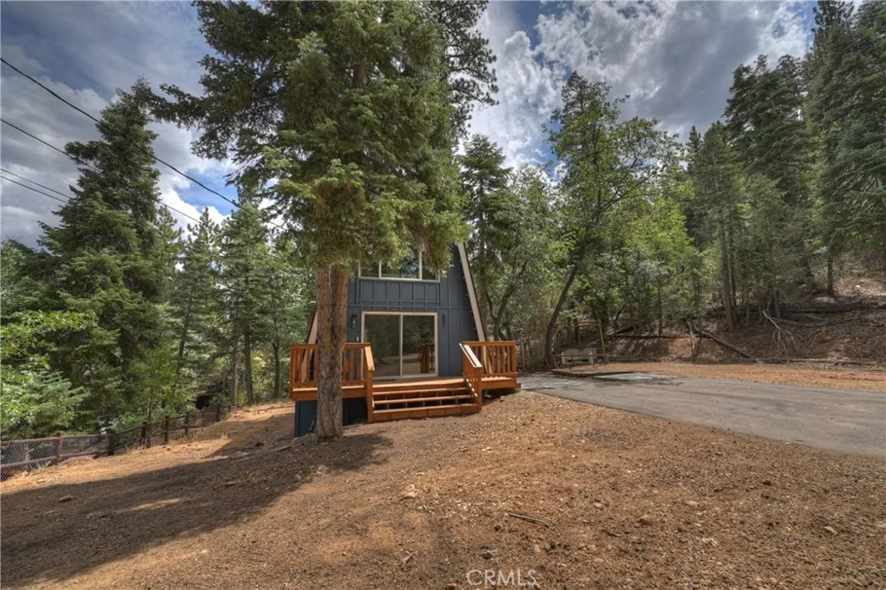 897 Ford Big Bear Lake, CA 92315