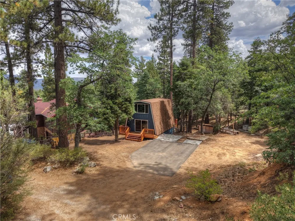 897 Ford Big Bear Lake, CA 92315