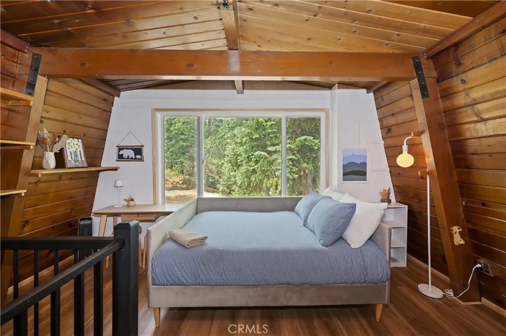 897 Ford Big Bear Lake, CA 92315