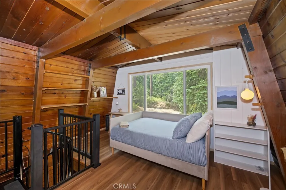 897 Ford Big Bear Lake, CA 92315