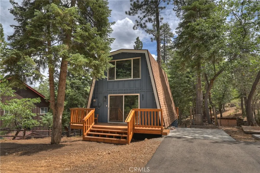 897 Ford Big Bear Lake, CA 92315
