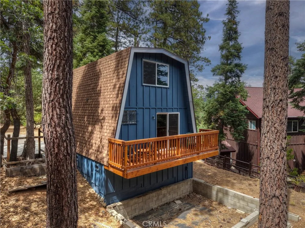 897 Ford Big Bear Lake, CA 92315