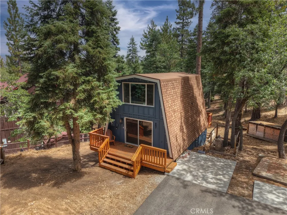 897 Ford Big Bear Lake, CA 92315